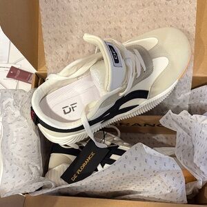 De Florance White and Black Sneakers